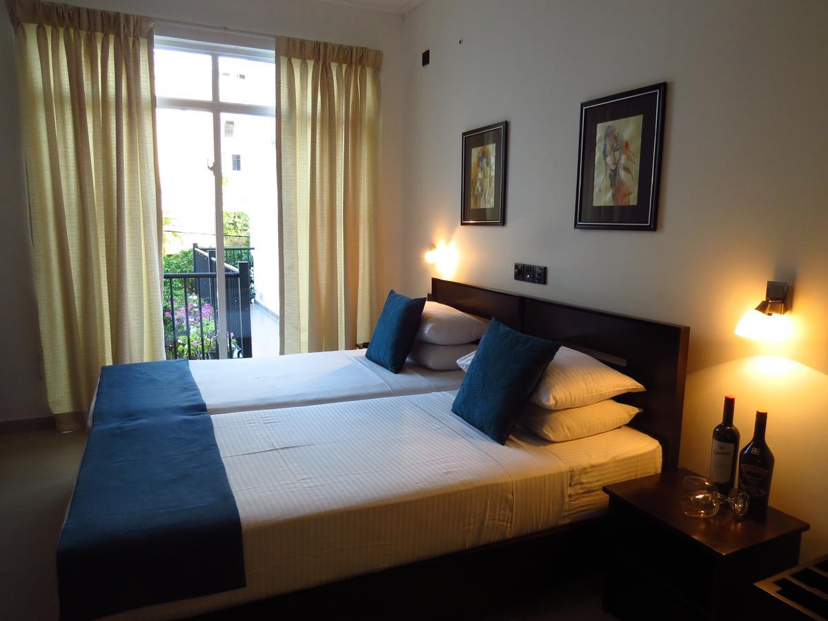 Bed and Breakfast Chapelton House à Colombo Extérieur photo