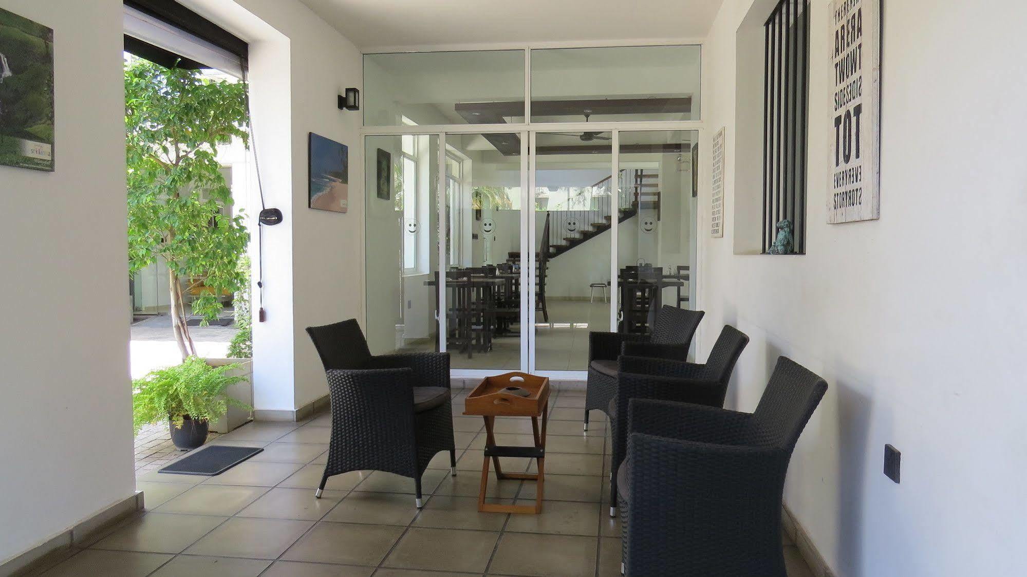 Bed and Breakfast Chapelton House à Colombo Extérieur photo